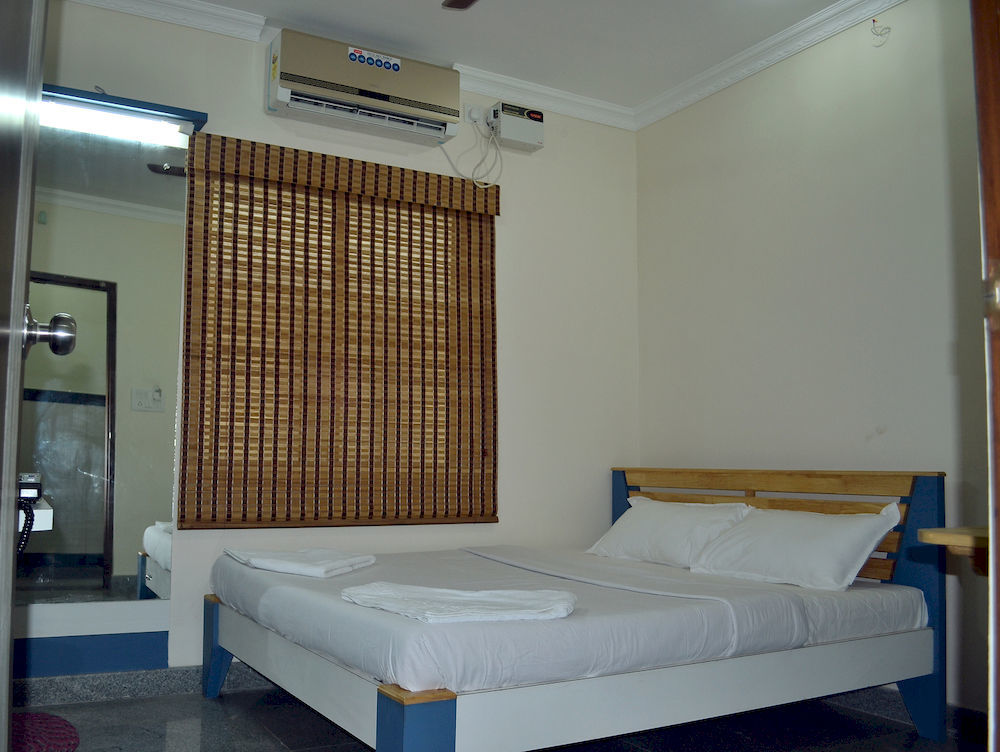 Metro Park Hotel เชนไน ภายนอก รูปภาพ